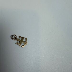 Gold Pendant Necklace